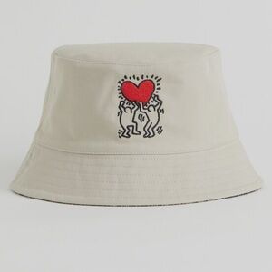 Tags H&M Limited
Run Keith Haring Unisex
Reversible Bucket Hat